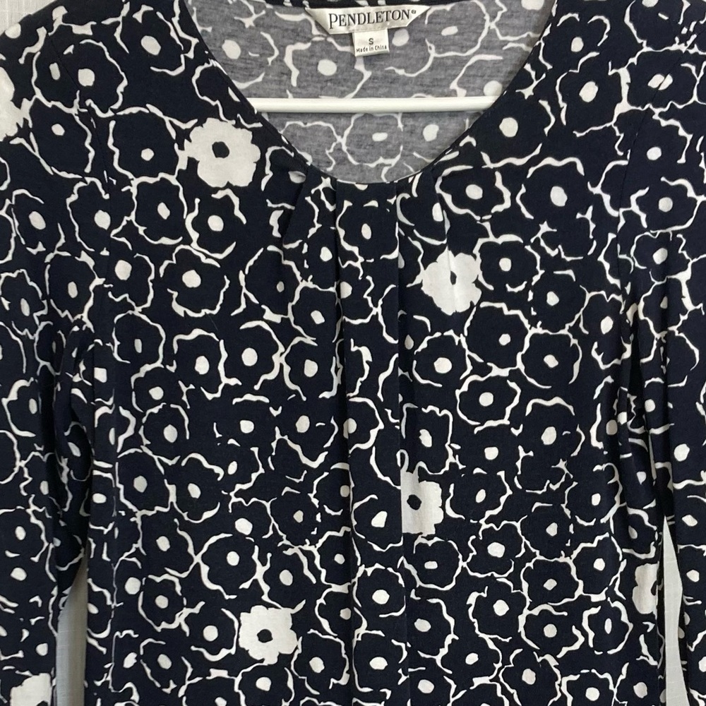 Pendleton Top S Abstract Floral Print Black and White